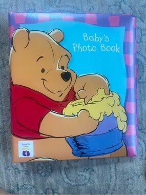 Vintage 1990s  Hallmark Disney Winnie the Pooh “Baby’s Photo Book”